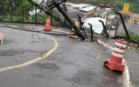 Deslizamento de terra "engole" poste no condomínio Renascer I em Cajamar