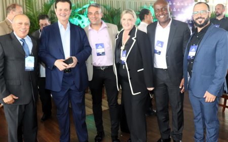 Vereador e Presidente da ACECAJ, Reinaldo Santos, participa da Cúpula de Líderes em Brasília para discutir reforma tributária