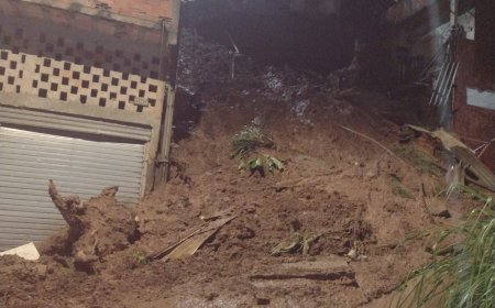 Deslizamento de terra atinge quatro casas em Cajamar; ninguém fica ferido