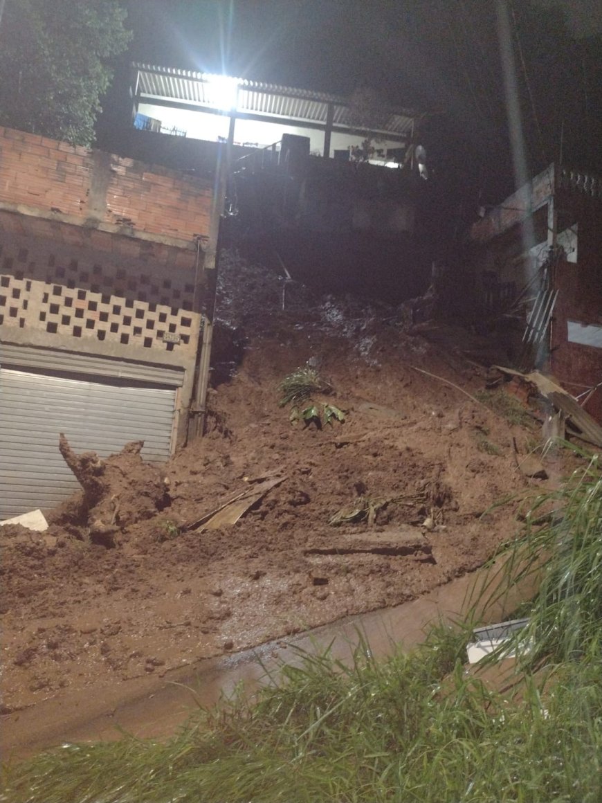 Deslizamento de terra atinge quatro casas em Cajamar; ninguém fica ferido