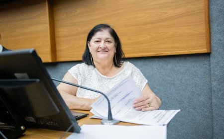 Vereadora Izelda Gonçalves Carnaúba apresenta requerimento sobre banco de dados para registro de animais abandonados