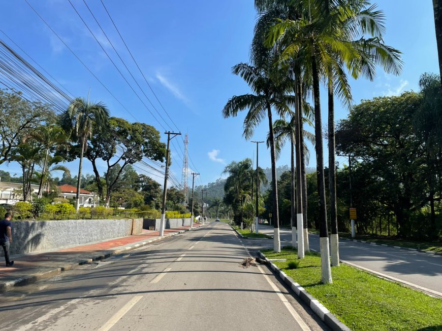 Frente fria no fim de semana muda o tempo e traz chuva