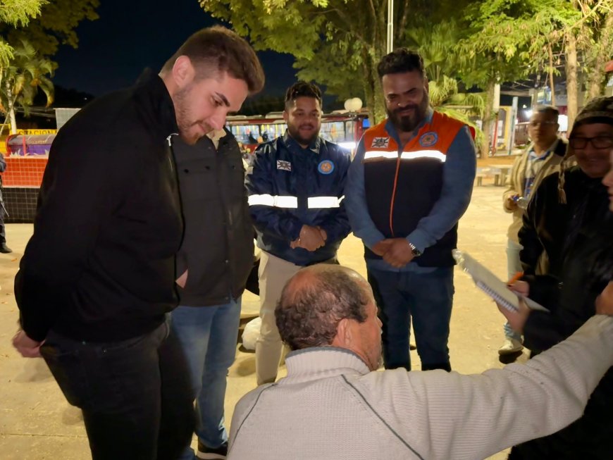 Kauãn Berto vai às ruas com equipes sociais durante madrugada gelada em Cajamar
