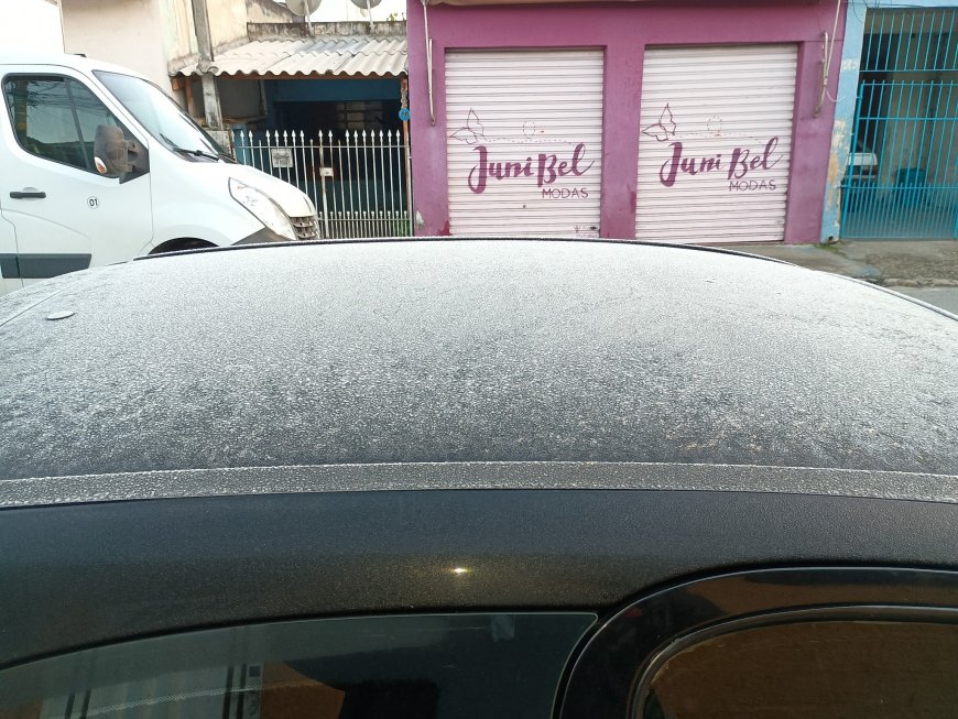 Cajamar registra madrugada mais fria do ano com 2°C e carros amanhecem cobertos de gelo