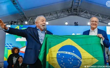 Lula chama Trump "para conversar" e reafirma que Brasil tenta negociar