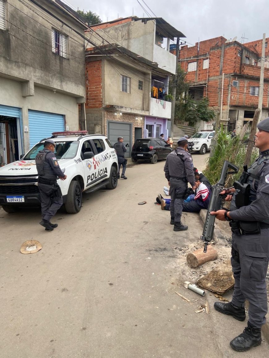 Polícia Militar apreende mais de 7 kg de drogas e prende foragido durante patrulhamento na Calcaria