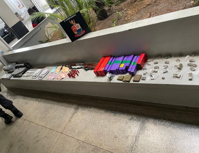 Polícia Militar estoura "casa bomba" no bairro do Florim em Cajamar e dá prejuízo de R$ 20 mil ao tráfico