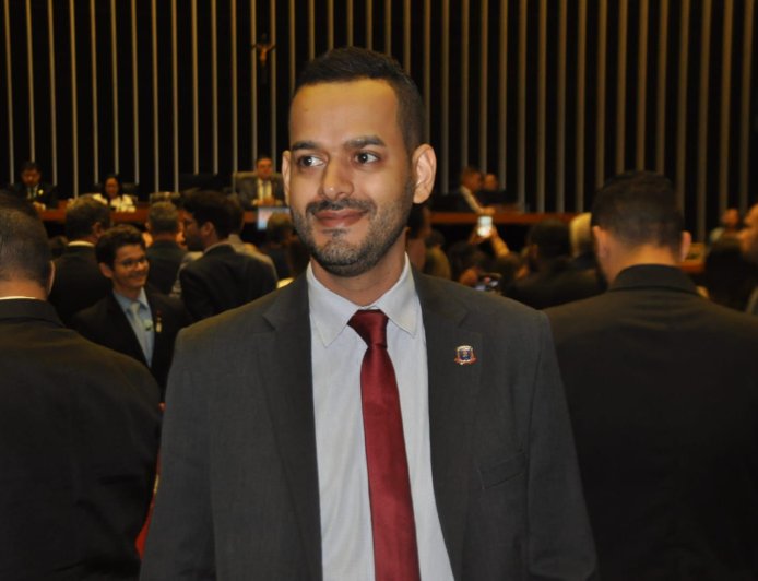 Felipe Lima vence Bran Celeguim na Justiça