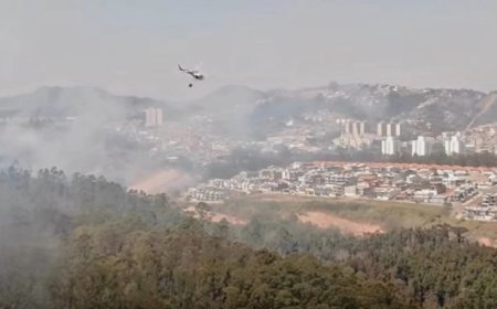 Após quase 48 horas, equipes seguem no combate a queimada na região do bairro dos Portais