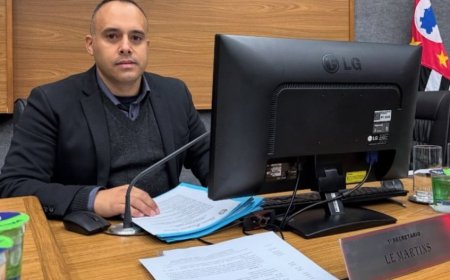 Vereador Lê Martins propõe reajuste salarial para Coveiros e Agentes Funerários em indicação à Prefeitura