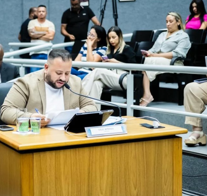 Vereador Lele Aprígio questiona prefeitura sobre programas de educação psicossocial nas escolas de Cajamar