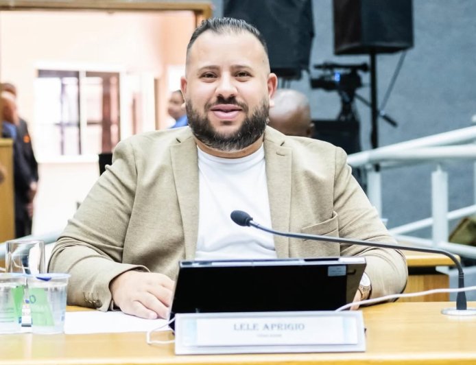 Vereador Lele Aprigio propõe áreas de embarque e desembarque acessíveis em prédios públicos de Cajamar