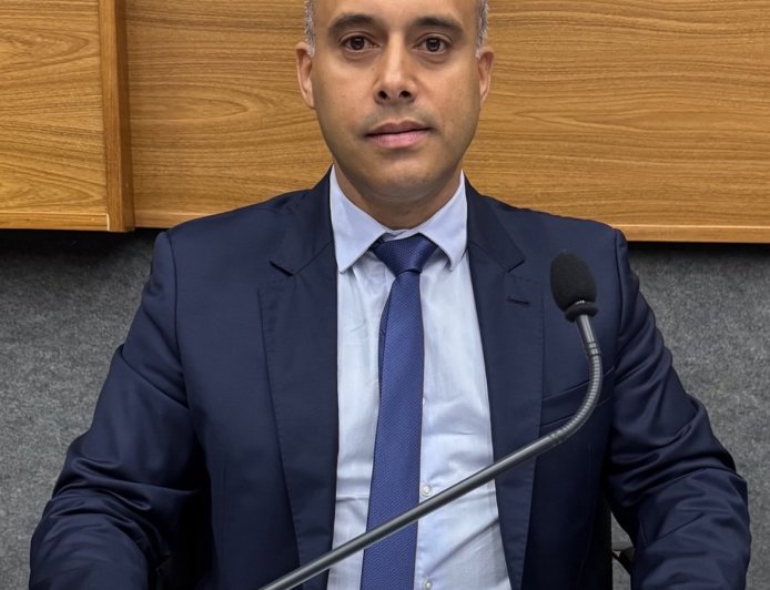 Vereador Lê Martins apresenta indicações para melhorias na Escola Municipal Professora Veneranda de Freitas Pinto