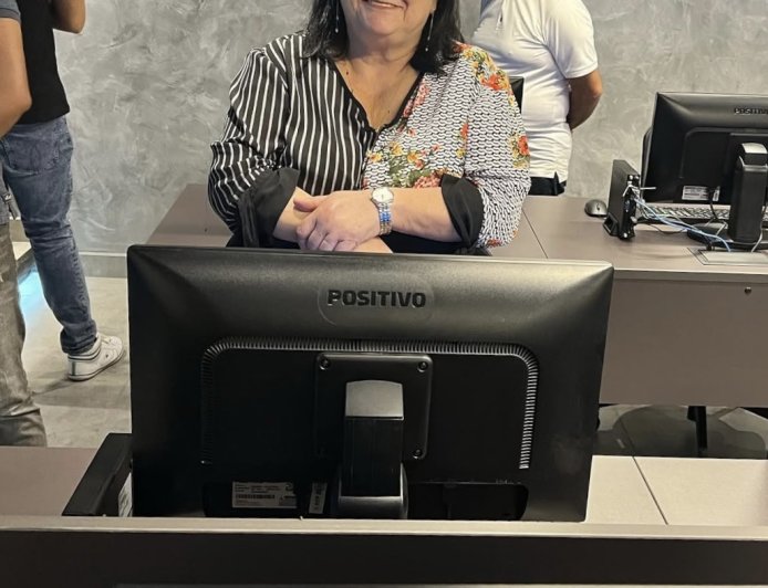 Vereadora Izelda Carnaúba solicita informações sobre transporte adaptado para pessoas com mobilidade reduzida em Cajamar