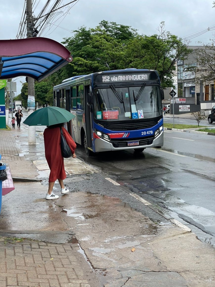 Chuvas, queda de temperatura e risco de temporal marcam a terça em Cajamar