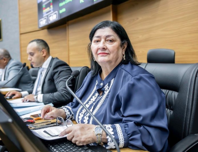 Vereadora Izelda Carnaúba questiona Prefeitura sobre estudo para implantação de lixeiras subterrâneas em Cajamar