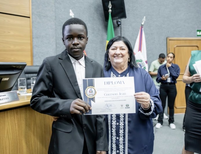 Vereadora Izelda cobra esclarecimentos sobre atendimentos fonoaudiológicos na rede pública de saúde de Cajamar