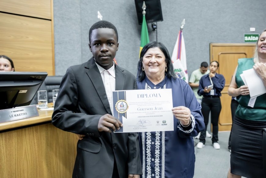 Vereadora Izelda cobra esclarecimentos sobre atendimentos fonoaudiológicos na rede pública de saúde de Cajamar