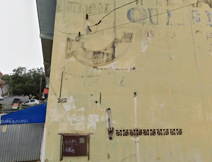 Moradores pedem ação urgente após ataques de marimbondos na rua dos Crisântemos, no Jardim Adelaide no distrito do Polvilho