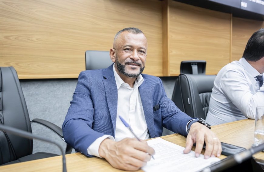 Vereador Flávio Comajo apresenta requerimento sobre políticas públicas para pessoas com autismo em Cajamar