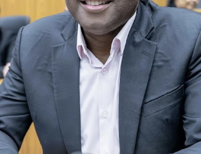 Vereador Reinaldo Santos cobra metas e planejamento para saneamento básico em Cajamar