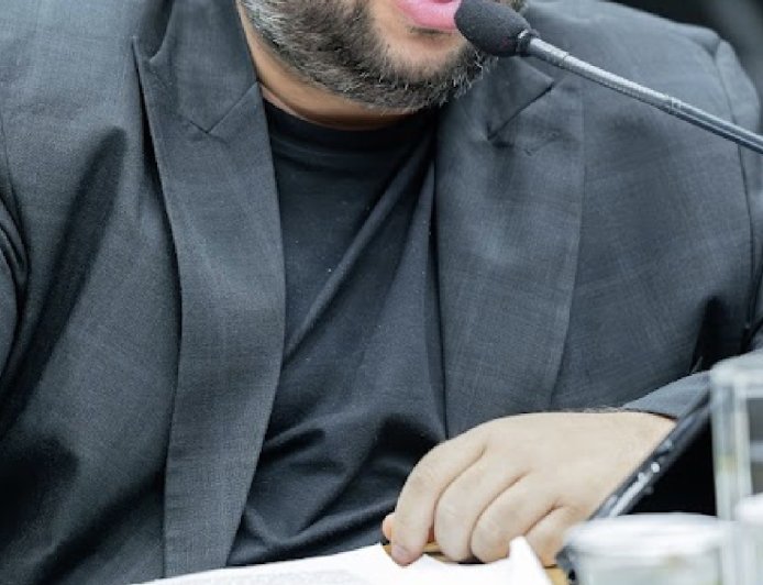 Vereador Lele Aprígio cobra políticas inclusivas para pessoas com deficiência em situações de emergência em Cajamar