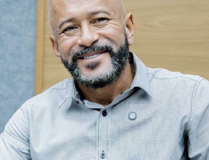 Flávio Comajo tem projeto aprovado e institui “Agosto Azul e Vermelho” em Cajamar