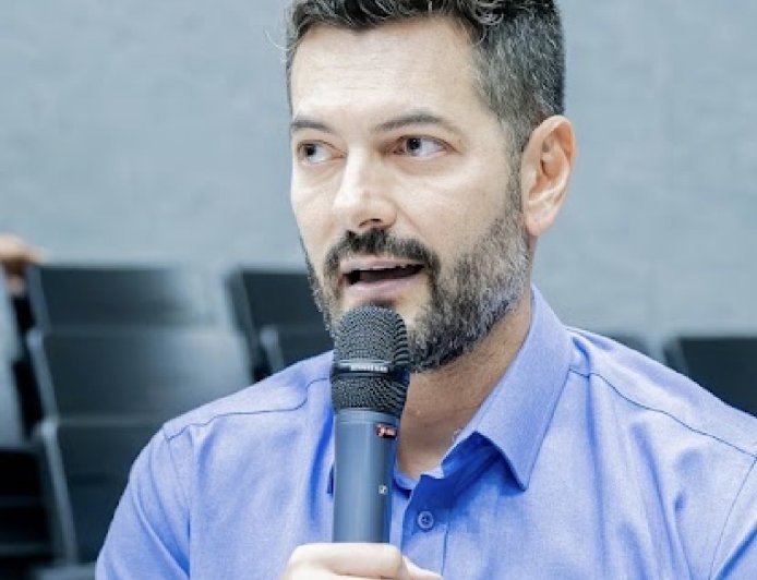 Dr. Vinicius Zago tem projeto aprovado e cria política de diagnóstico precoce do câncer ocular infantil