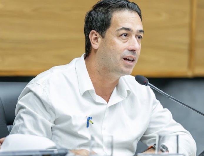 Vereador Saulo solicita estudos para reduzir prazo da sexta-parte e reforça valorização do servidor público