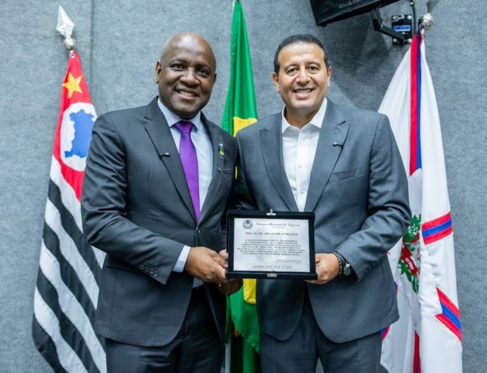 Moção de aplausos reforça a união do vereador Reinaldo Santos e Fabio Riva na luta pela habitação