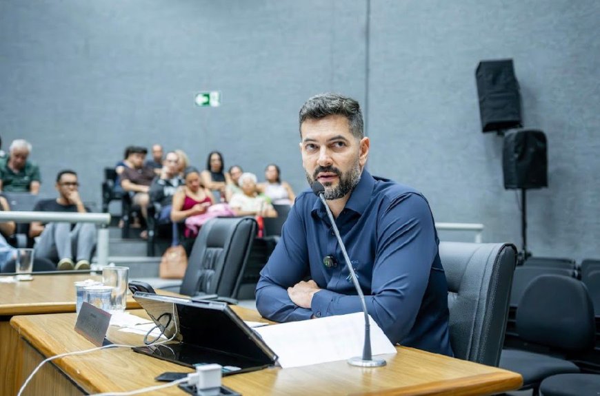 Vereador Dr. Vinícius Zago reforça compromisso com a saúde pública ao cobrar transparência sobre atendimentos em neurocirurgia