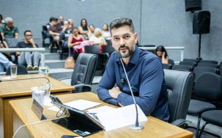 Dr. Vinícius Zago solicita informações detalhadas sobre atendimento pediátrico e cirurgias infantis em Cajamar