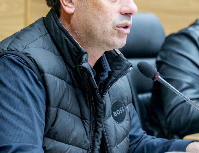 Vereador Saulo solicita informações sobre empréstimo de equipamentos de mobilidade e apoio hospitalar em Cajamar