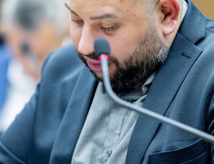 Lele Aprígio pede esclarecimentos sobre fornecimento de fardamento à Guarda Civil Municipal de Cajamar