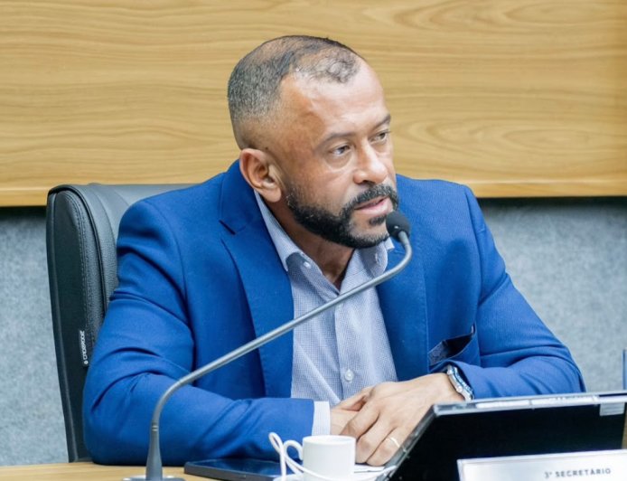 Flávio Comajo apresenta propostas para fortalecer sustentabilidade e inovação nas escolas municipais de Cajamar