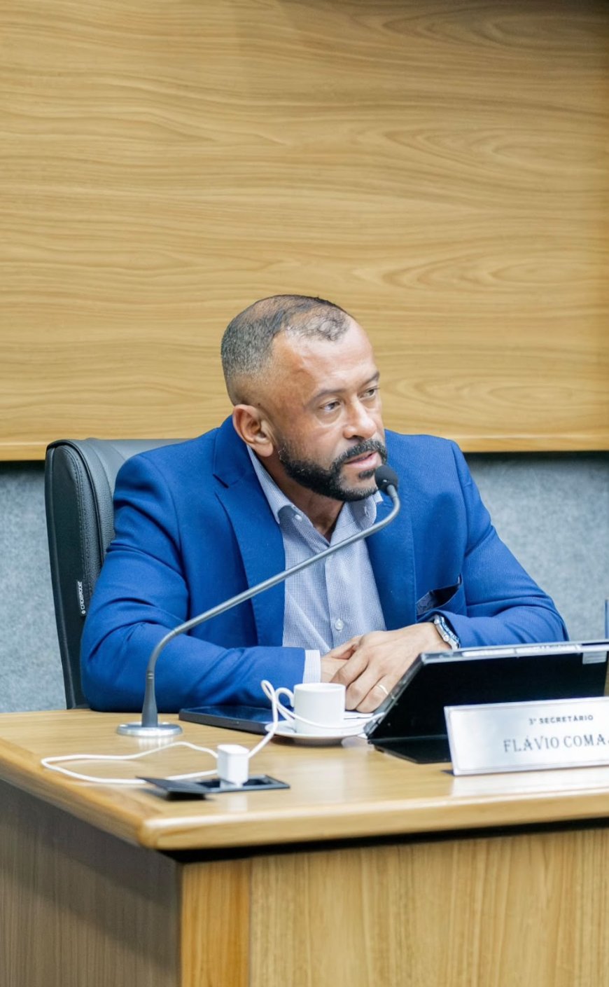 Flávio Comajo apresenta propostas para fortalecer sustentabilidade e inovação nas escolas municipais de Cajamar